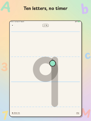 Trace It on iPad, "Ten letters, no timer": letter 1 of 10 in the Play drill, a small q.